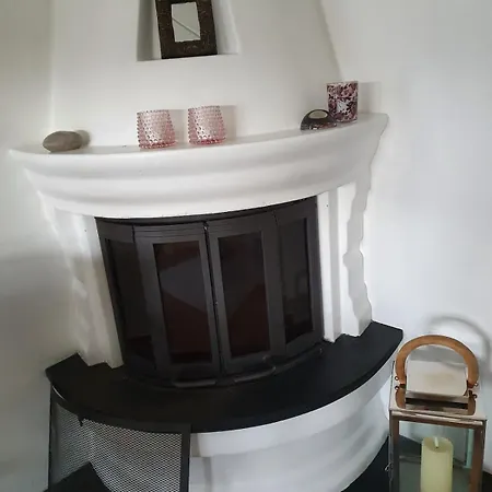A Cozy Little House With A Lovely Sea View *