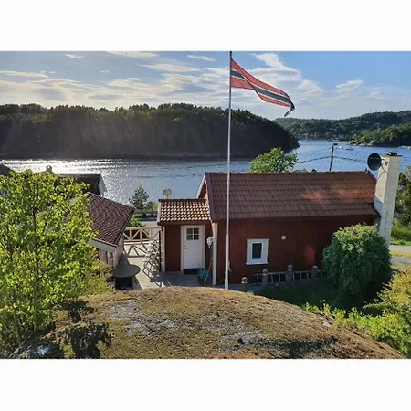 A Cozy Little House With A Lovely Sea View *
