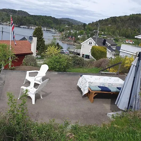 度假居 A Cozy Little House With A Lovely Sea View 波什格伦