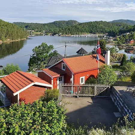 A Cozy Little House With A Lovely Sea View Porsgrunn