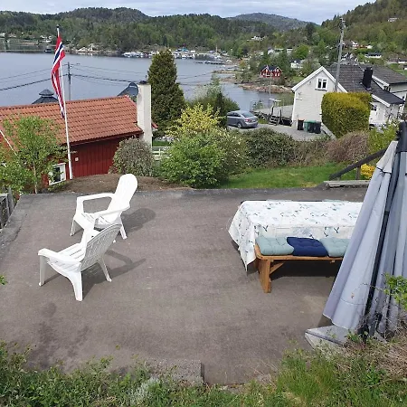 A Cozy Little House With A Lovely Sea View Feriehus Porsgrunn