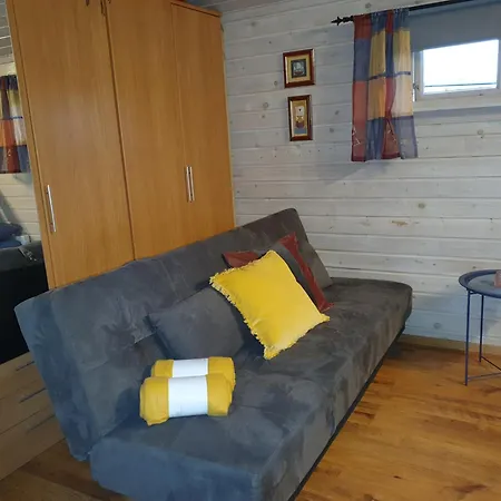 A Cozy Little House With A Lovely Sea View 펜션