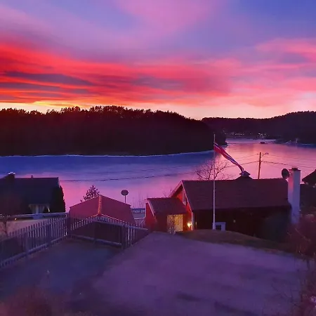 A Cozy Little House With A Lovely Sea View Porsgrunn
